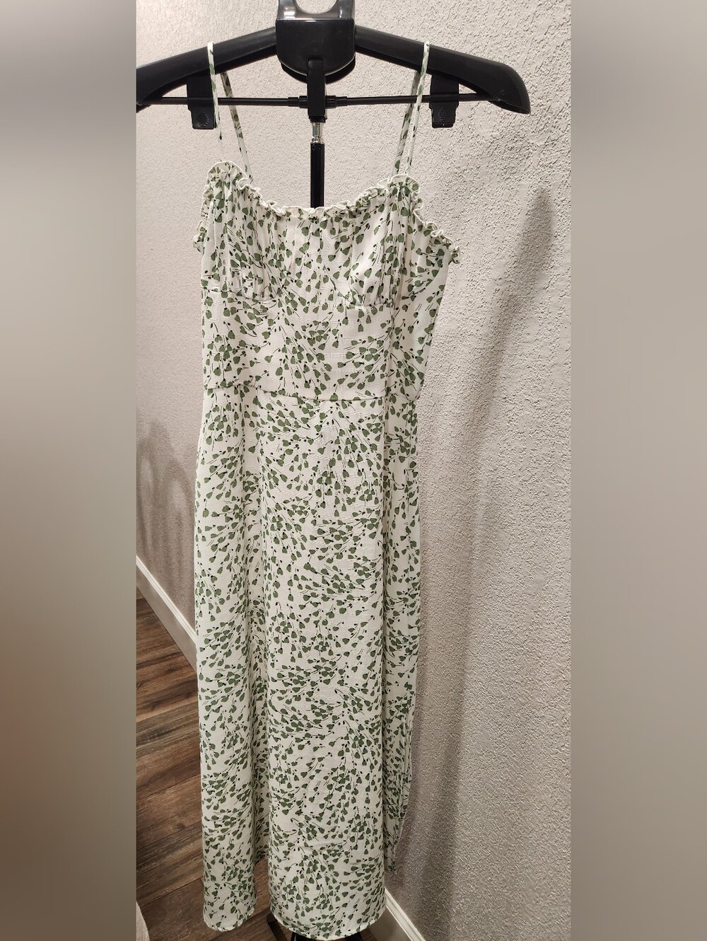 Dress with Green Leaf Print - Medium